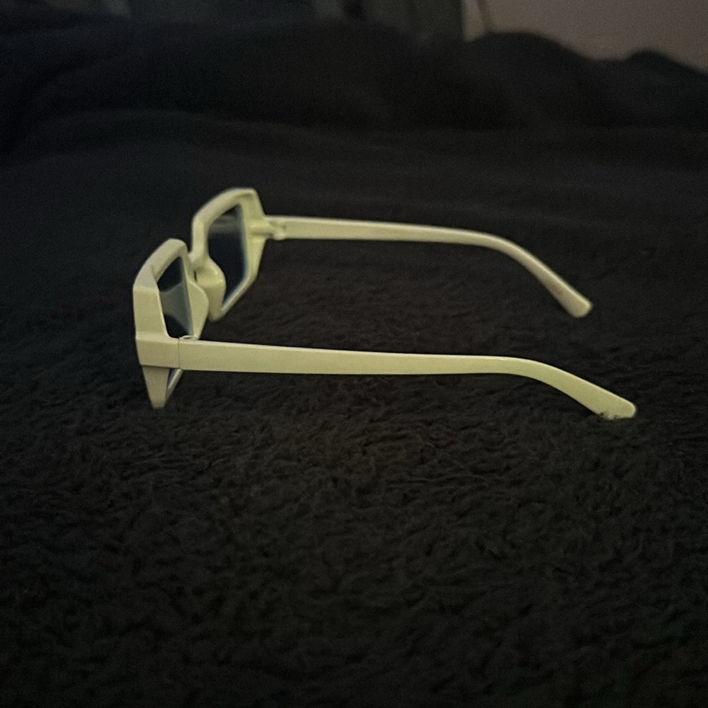 Designer glasses - Picture 2 of 5